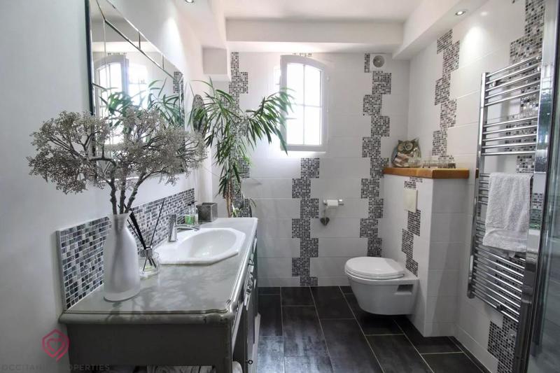 Maison - 229 m² - 9 pièces