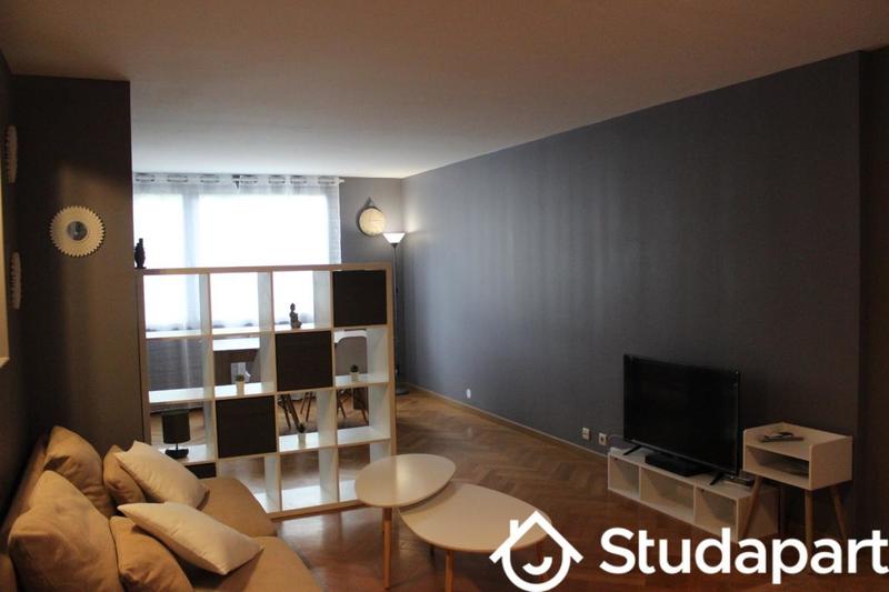 Chambre - 13 m² - 1 pièce