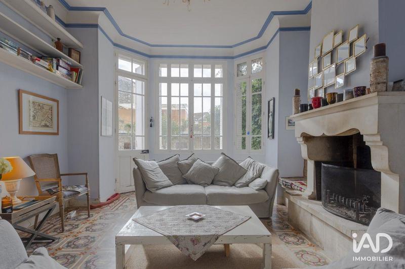 Maison - 331 m² - 8 pièces