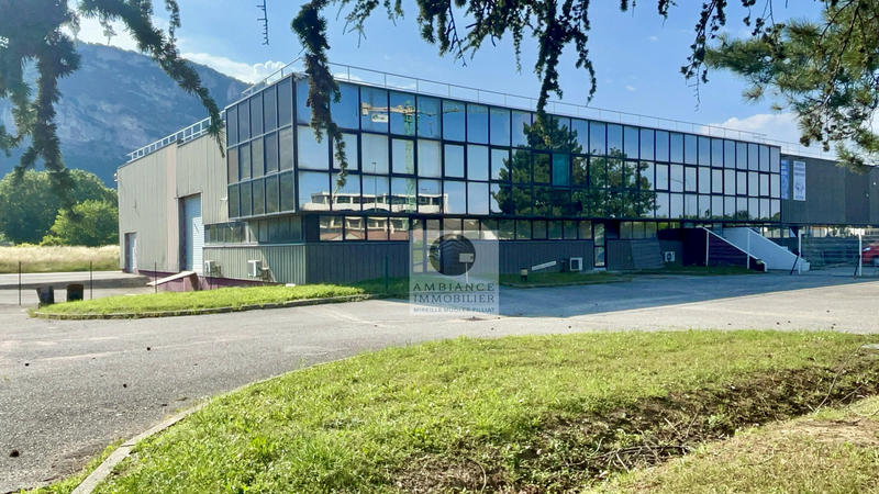 Local commercial - 627 m²