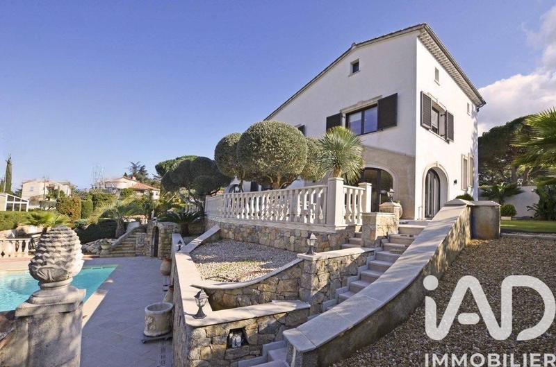 Maison de maîtres - 326 m² - 7 pièces