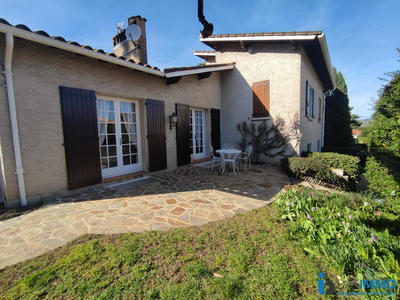 Maison traditionnelle - 195 m² - 10 pièces