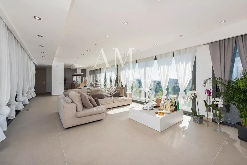 Villa - 290 m² - 6 pièces