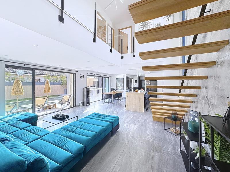 Maison - 182 m² - 6 pièces