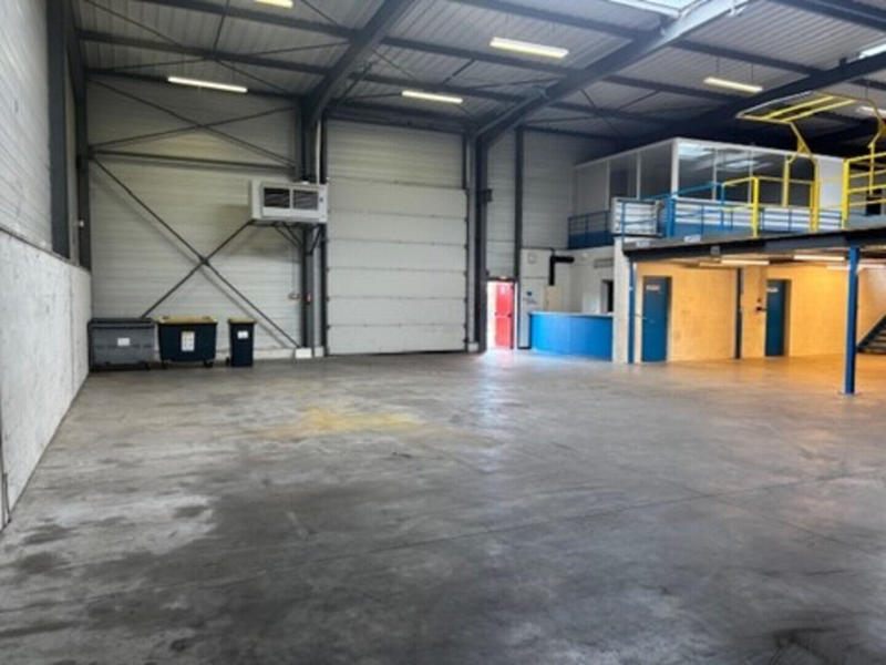 Local d'activité / Entrepôt - 580 m²