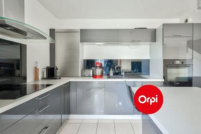 Appartement - 102 m² - 4 pièces