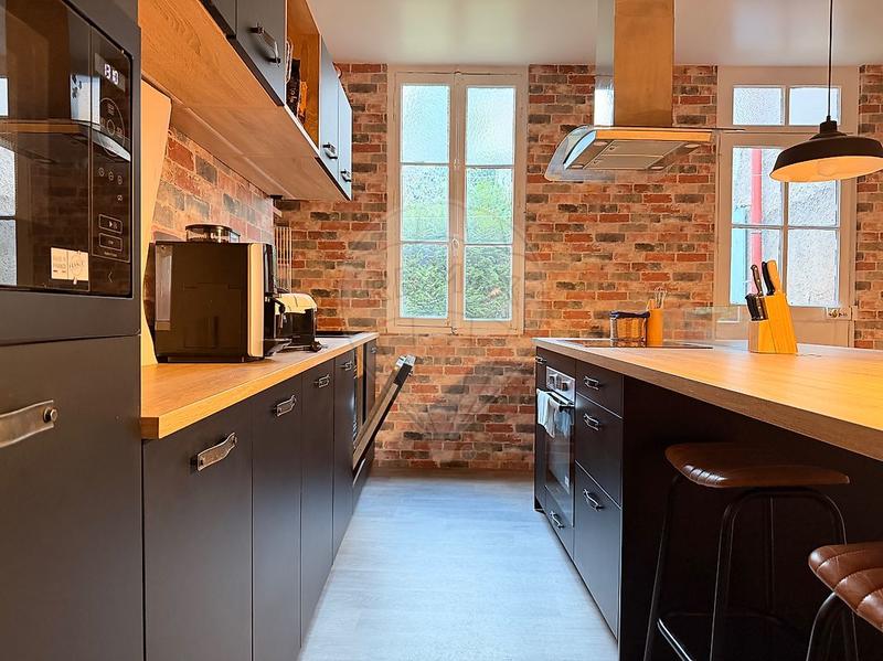 Propriété - 556 m² - 19 pièces