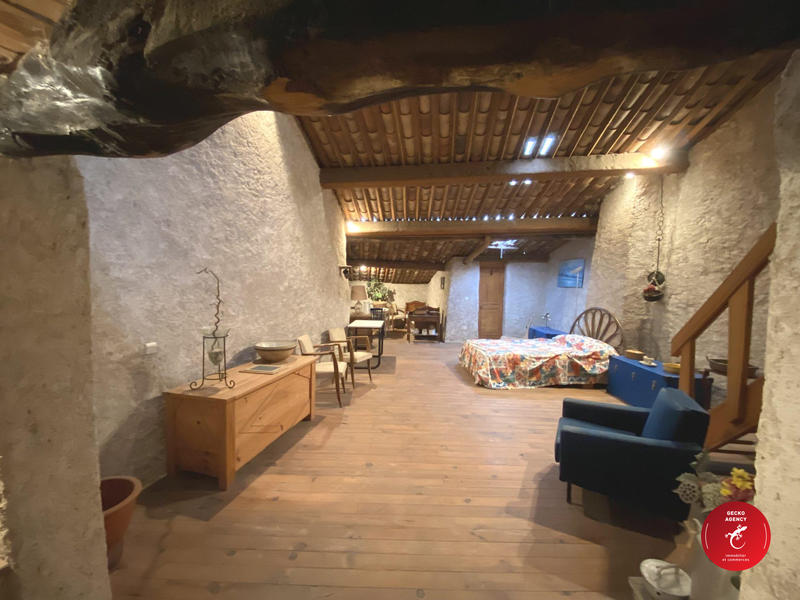 Maison - 191 m² - 7 pièces