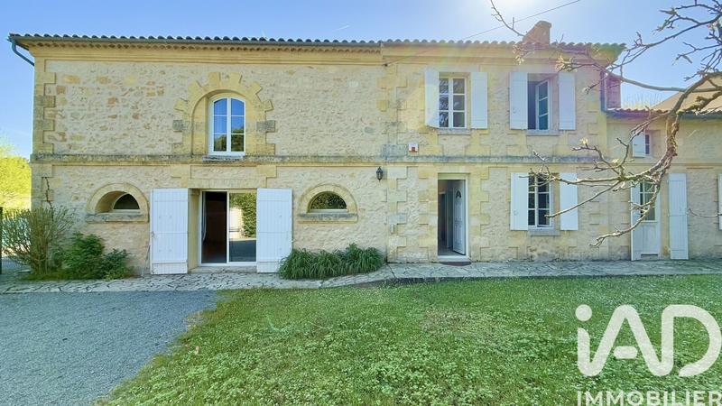 Maison - 323 m² - 12 pièces