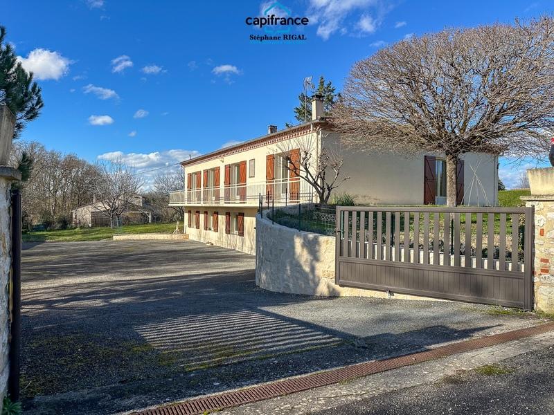 Maison - 185 m² - 8 pièces