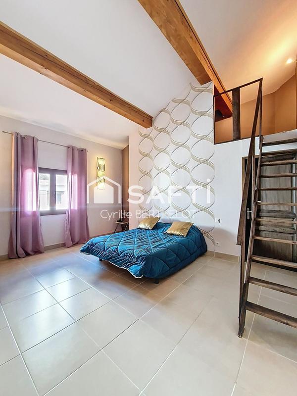 Maison - 219 m² - 9 pièces