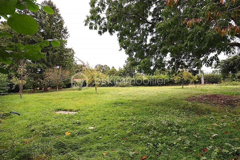 Terrain constructible - 2 258 m²