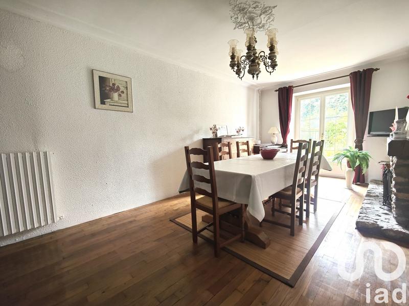 Maison - 233 m² - 7 pièces