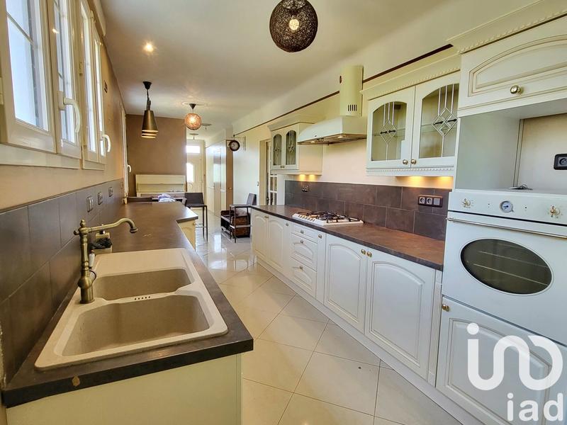 Maison - 181 m² - 7 pièces