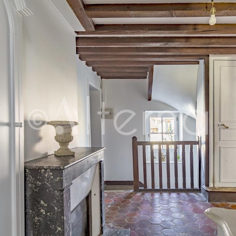 Maison - 350 m² - 12 pièces