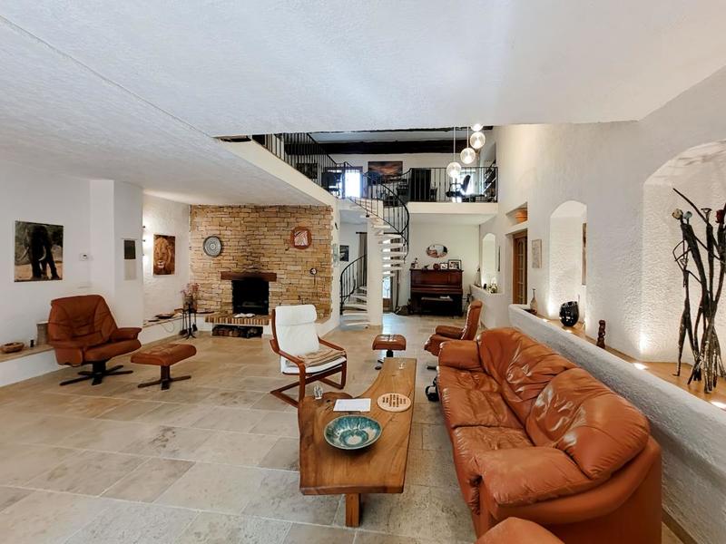 Maison - 283 m² - 8 pièces