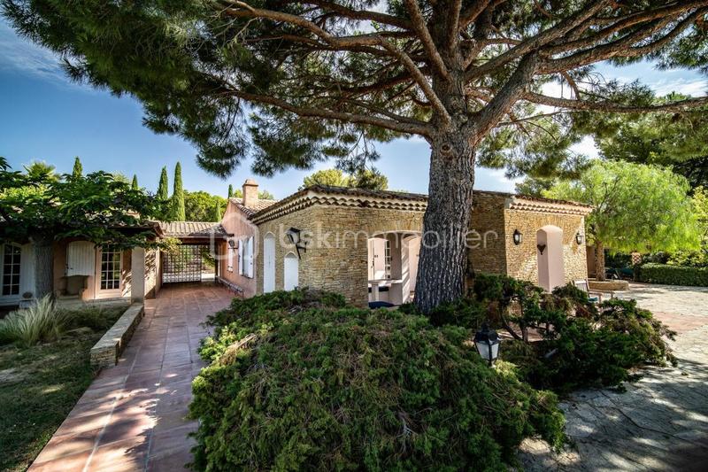 Propriété - 350 m² - 11 pièces