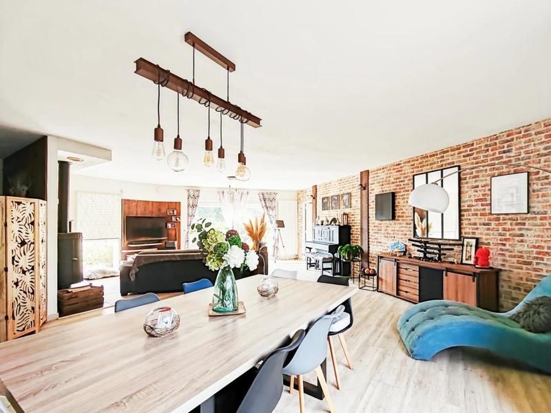 Maison - 137 m² - 5 pièces