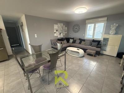 Maison - 239 m² - 4 pièces