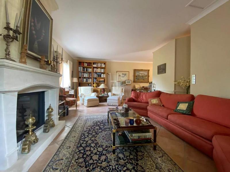 Propriété - 180 m² - 6 pièces