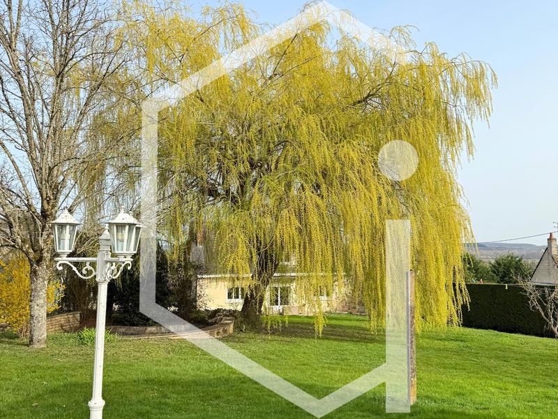 Propriété - 290 m² - 18 pièces