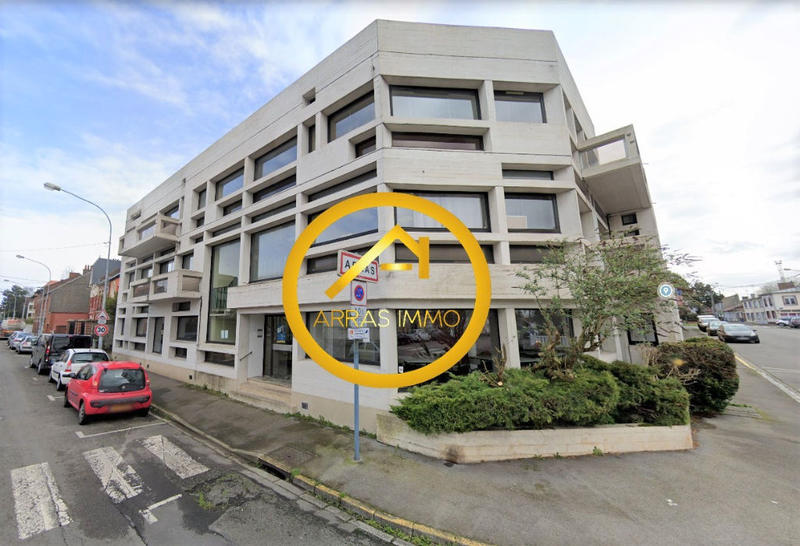 Local commercial - 210 m² - 6 pièces