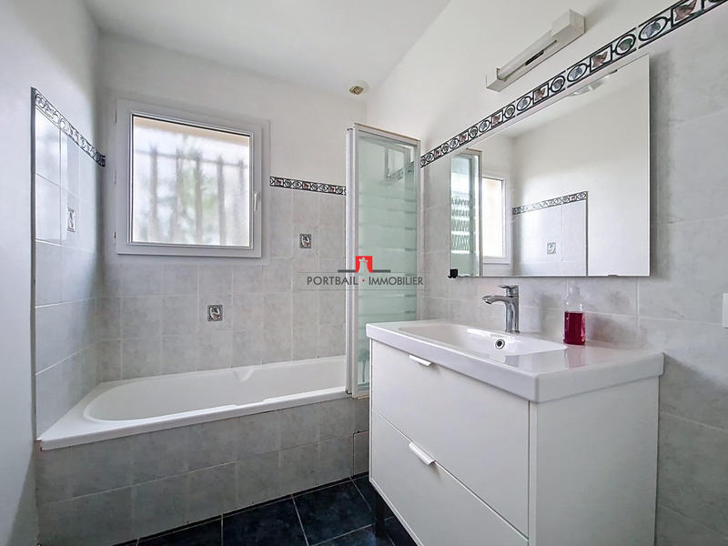 Maison traditionnelle - 83 m² - 4 pièces