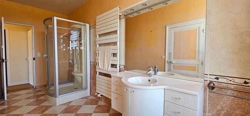 Corps de ferme - 400 m² - 5 pièces