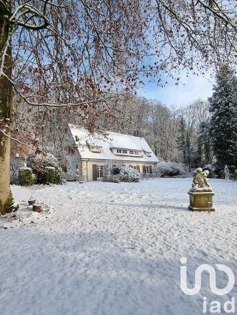 Maison - 270 m² - 9 pièces