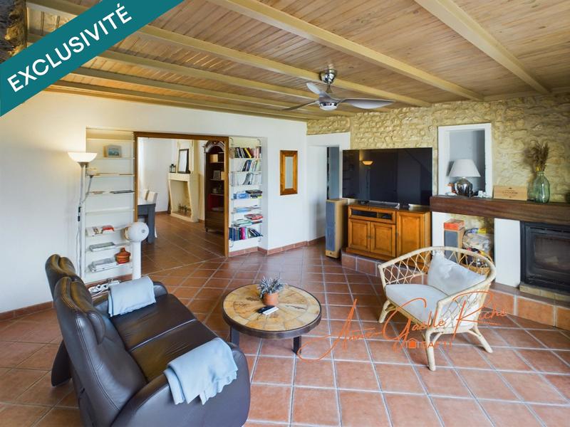 Maison - 300 m² - 16 pièces