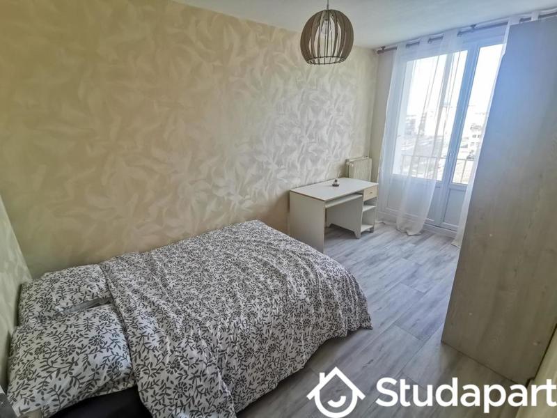 Chambre - 10 m² - 1 pièce