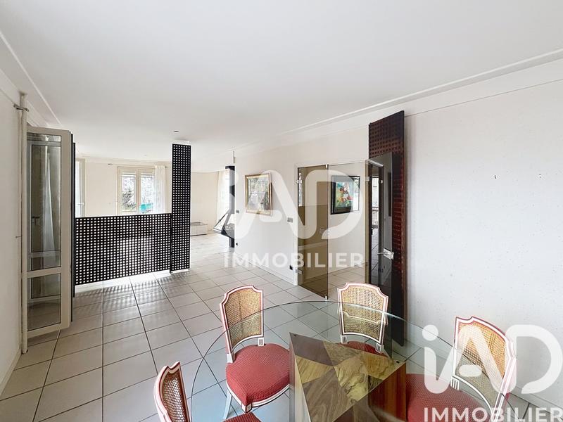 Maison - 226 m² - 8 pièces