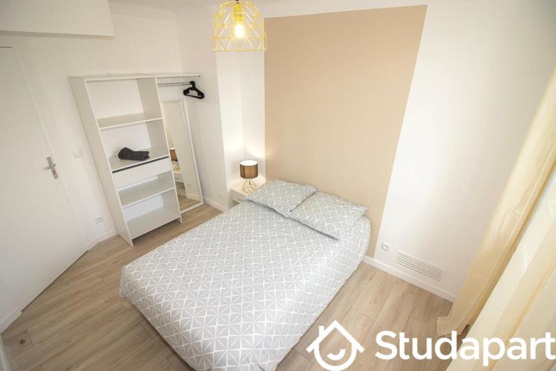 Chambre - 11 m² - 1 pièce