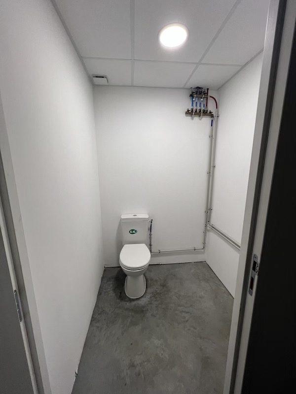 Local d'activités - 303 m² - 3 pièces