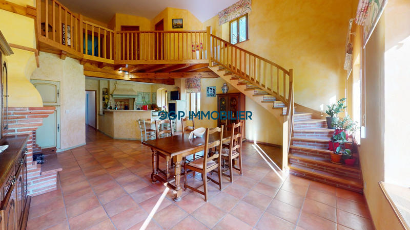 Maison - 340 m² - 8 pièces