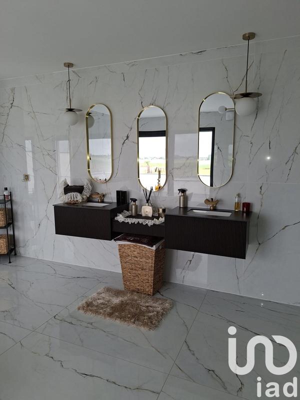 Maison de maîtres - 300 m² - 7 pièces