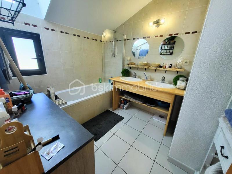 Maison - 95 m² - 5 pièces