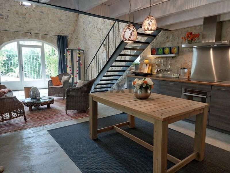 Propriété - 220 m² - 8 pièces