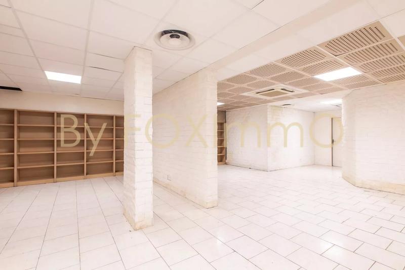 Maison - 334 m² - 8 pièces