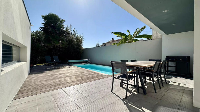 Villa - 180 m² - 6 pièces