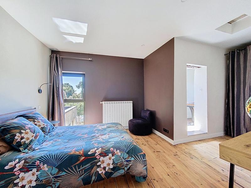 Maison - 263 m² - 7 pièces