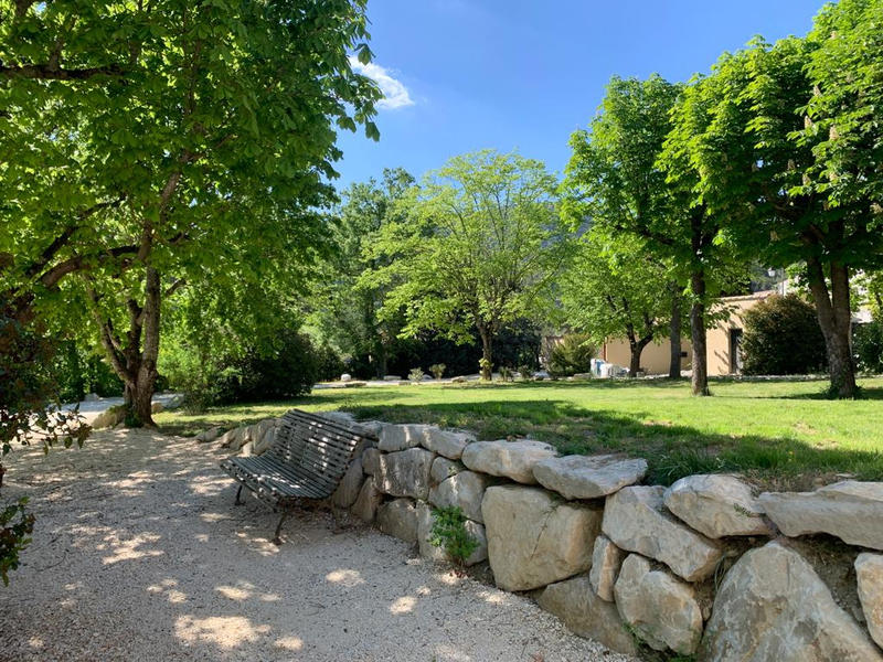 Mas - 350 m² - 14 pièces