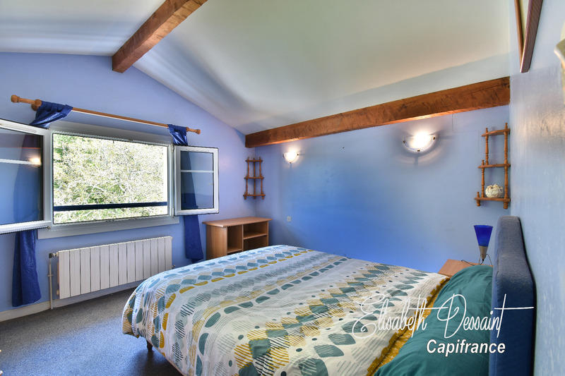 Villa - 234 m² - 10 pièces