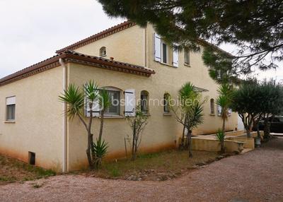 Maison - 210 m² - 7 pièces