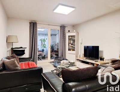 Maison - 94 m² - 6 pièces