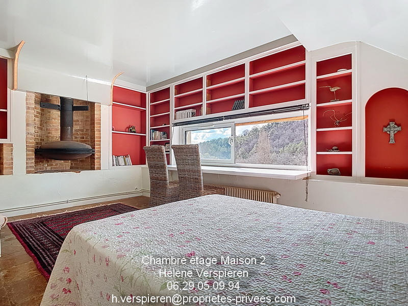 Maison - 303 m² - 19 pièces