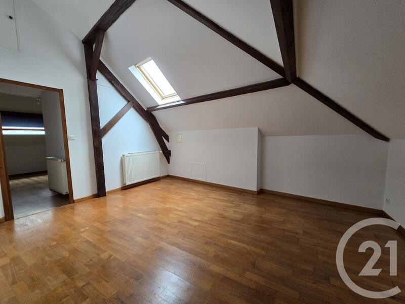 Maison - 94 m² - 5 pièces