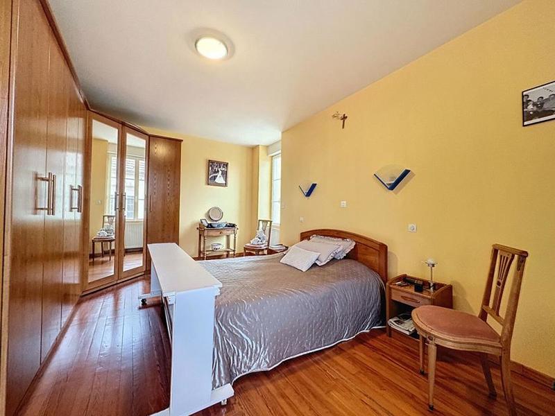 Propriété - 300 m² - 14 pièces