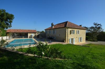 Maison de campagne - 393 m² - 10 pièces