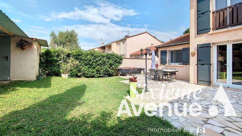 Maison - 111 m² - 5 pièces